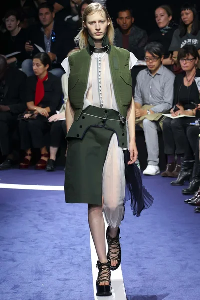 Look 10